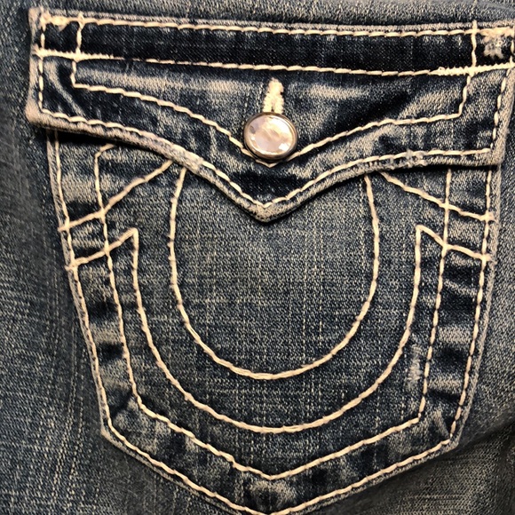 Bermuda True Religion shorts - Picture 5 of 7